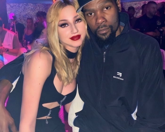 五星体育官网-杜兰特：我年收入6.9亿，詹姆斯：我8.8亿，他：麻烦让一让|凯文·杜兰特|篮坛|斯蒂芬·库里|莱昂内尔·梅西|克里斯蒂亚诺·罗纳尔多_新浪体育_新浪新闻