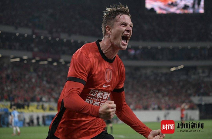 五星体育app-八连胜!成都蓉城主场3-0轻取河南|河南队|中超|索罗金|上海申花足球俱乐部|拜合拉木_新浪新闻
